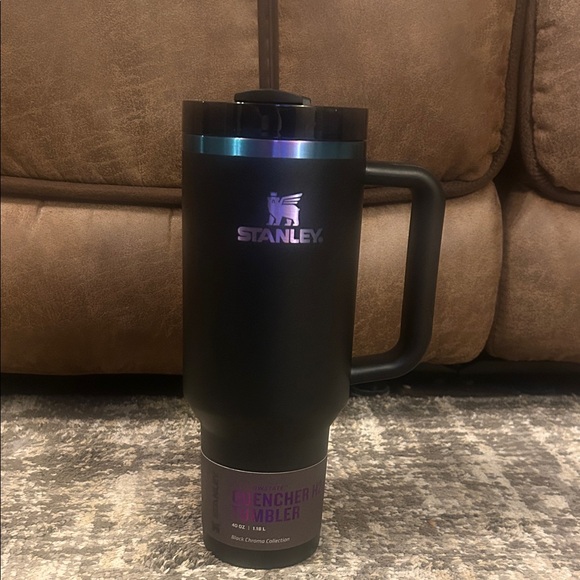 New Stanley Midnight Black Tumbler with Handle - Picture 3 of 8